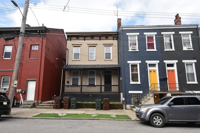 Building Photo - 746 Columbia St