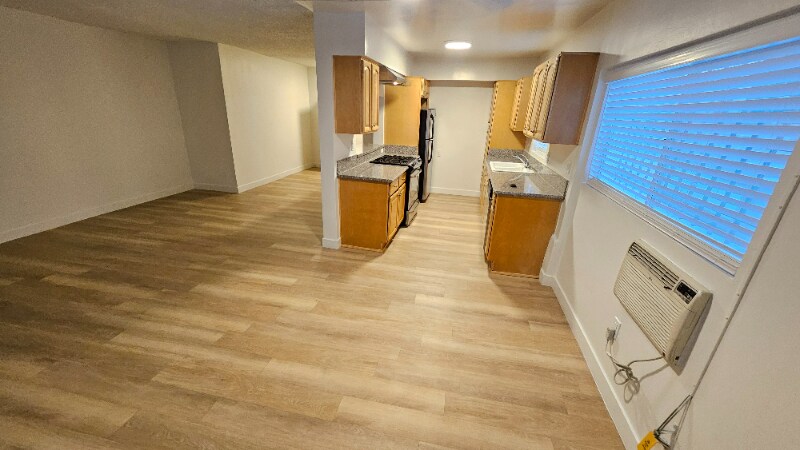 Building Photo - 1130 N Fuller Ave