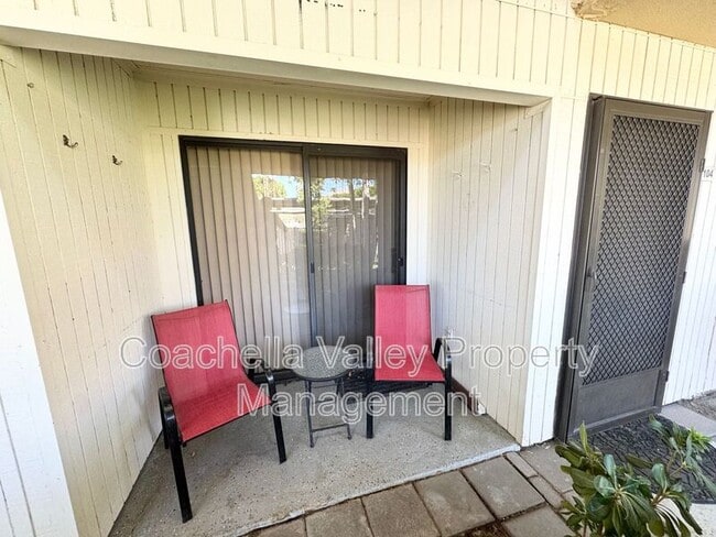 Building Photo - 2820 N Arcadia Ct