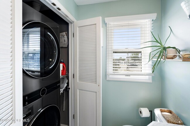 Building Photo - 167 4th Ave