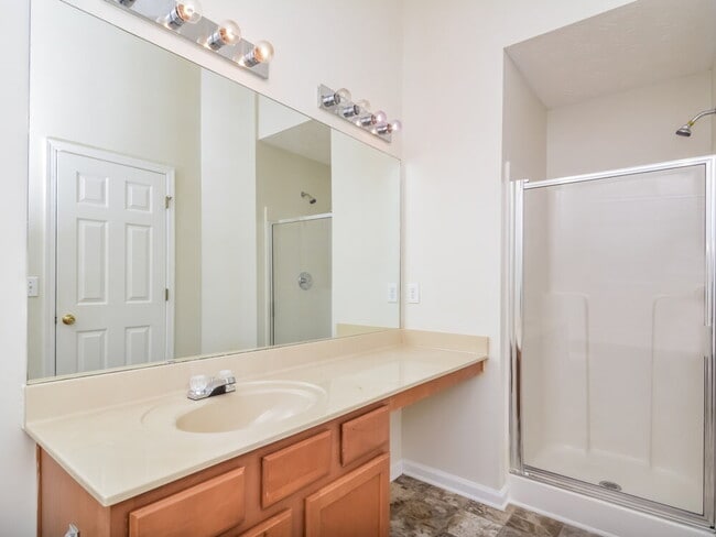 Building Photo - 142 Weatherstone Square Dr