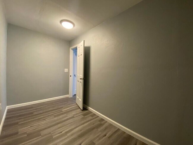 Building Photo - Daytona Beachside Charmer