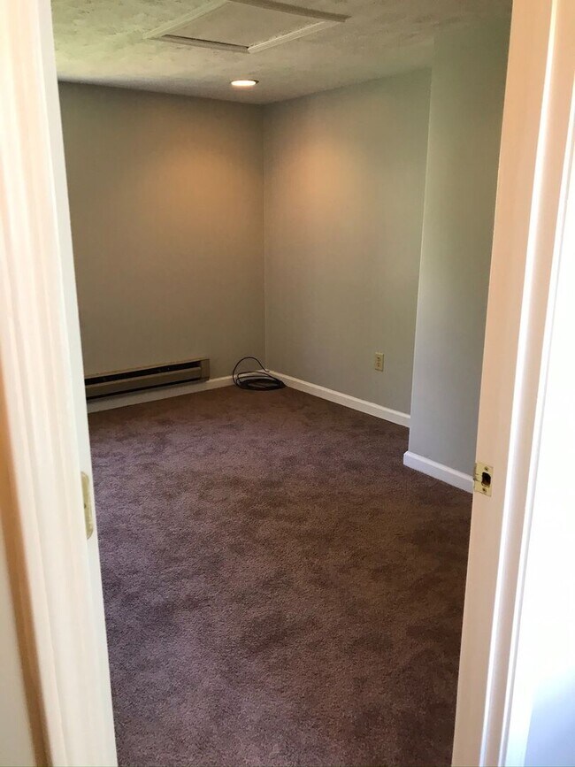 Building Photo - Cute 2 Bedroom / 1.5 Bath home in Penn Tra...