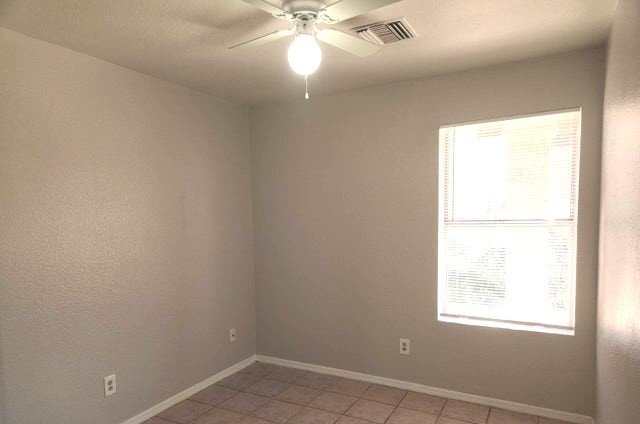 Building Photo - MARVELOUS TWO BEDROOMS AND ONE BATHROOM AV...