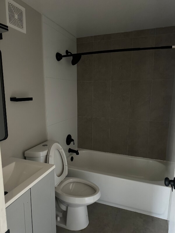 Building Photo - 301 Columbia Ave