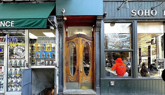 Building Photo - 203 Spring Street