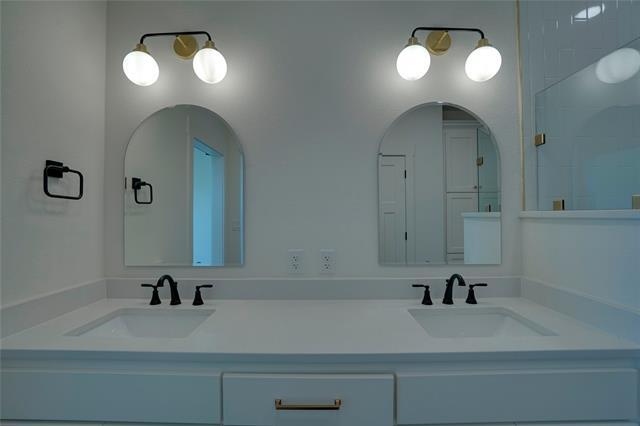 Building Photo - 302 Red Bird Ln