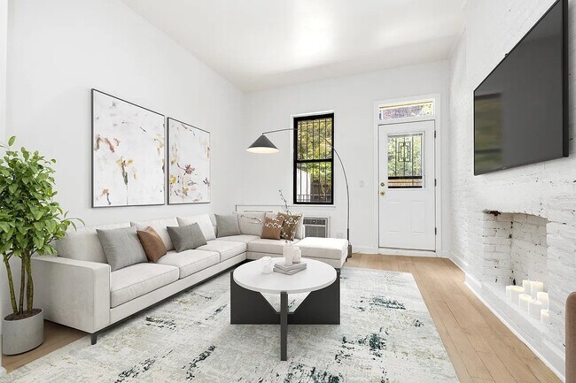 Building Photo - 227 W 20th St