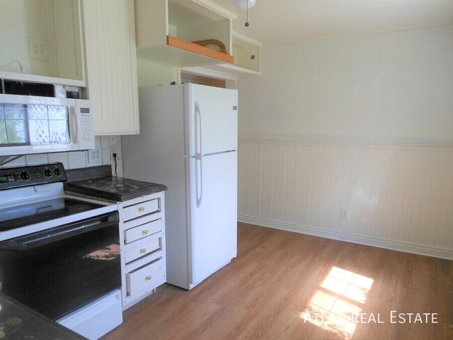 Building Photo - 5560 Yuba Way