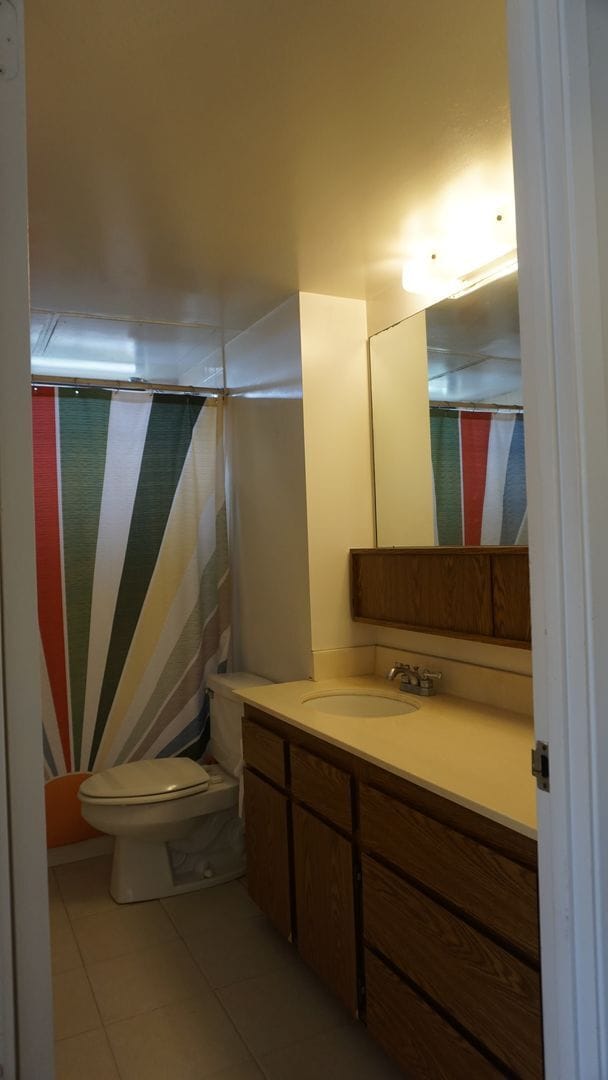 Building Photo - 2-bedroom, 1-bathroom unit with stunning m...