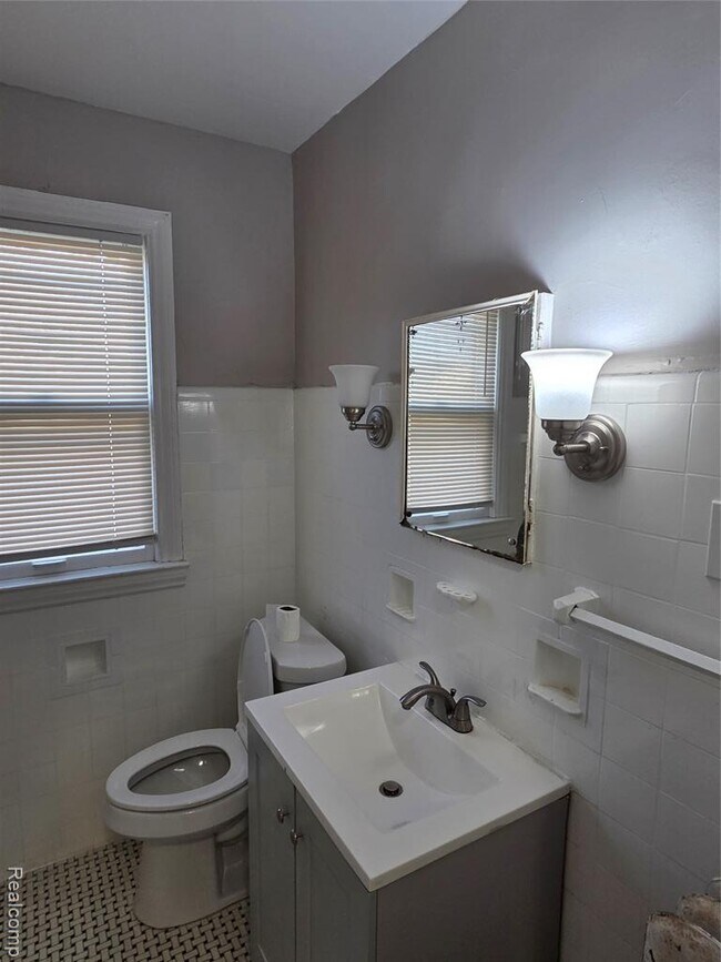 Building Photo - 5274 Nottingham Rd