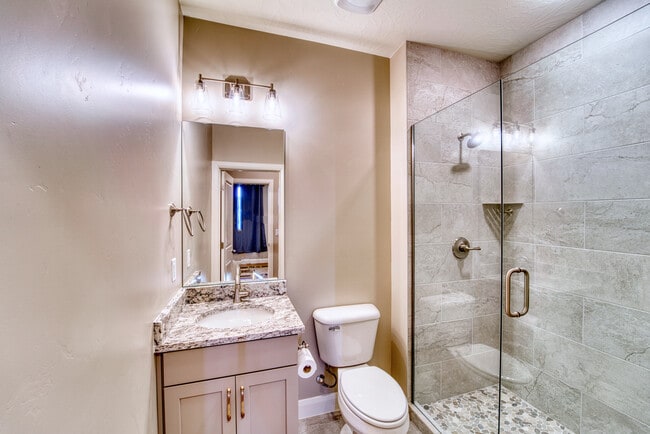 Building Photo - 1544 N Daylight St