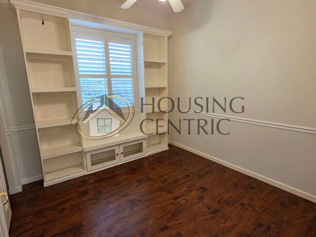 Building Photo - Beautiful Single Story Rental in Gated Serrano Community!