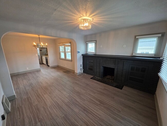 Building Photo - Beautiful Home in Spokane