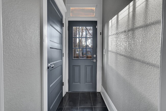 Building Photo - $3,140.95, $300 off the first month's rent, 4 Beds - 2 Bath, Single Family Home in Denver with Wa...