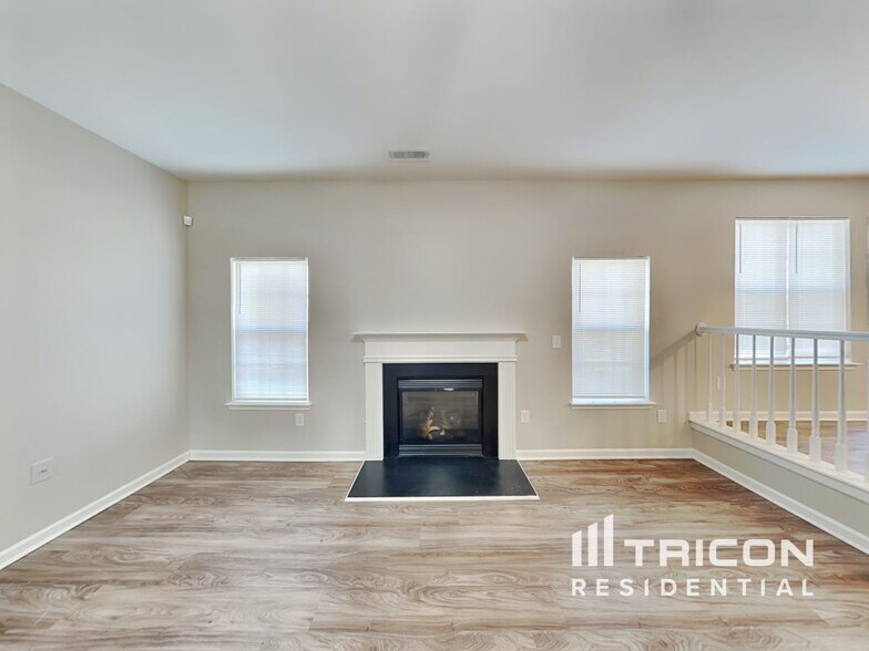 Building Photo - 303 Glennallen Rd