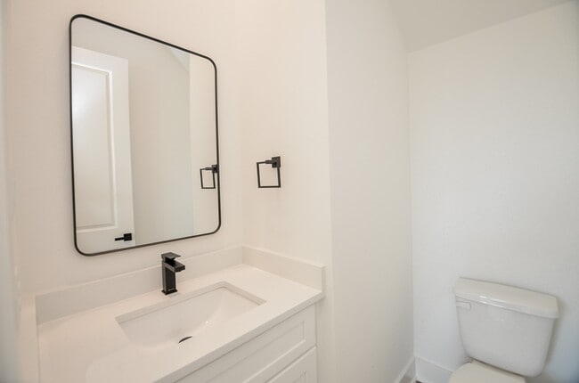 Building Photo - 7703 Inwood Grv Ln