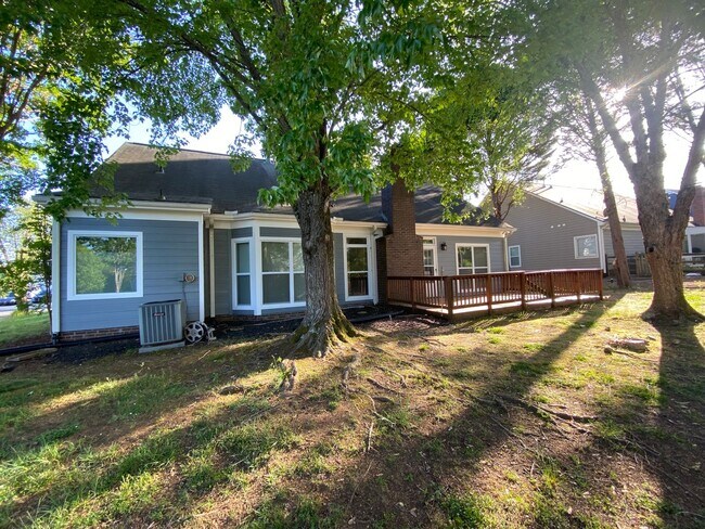 Building Photo - Lovely 3 bedroom, 2 bathroom ranch home in heart of Ballantyne