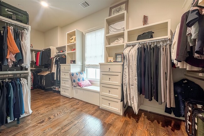 Building Photo - 5416 Jackson St