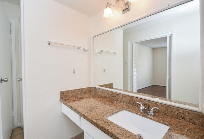 Building Photo - 2120 El Paseo St