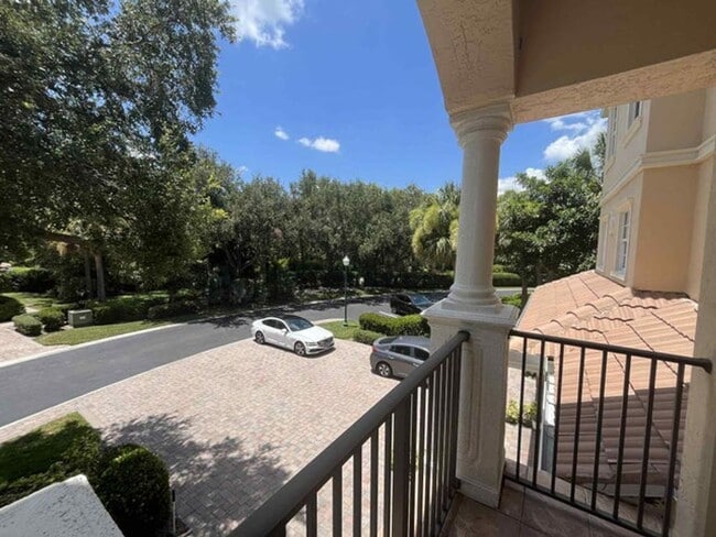 Building Photo - 12547 SE Old Cypress Dr