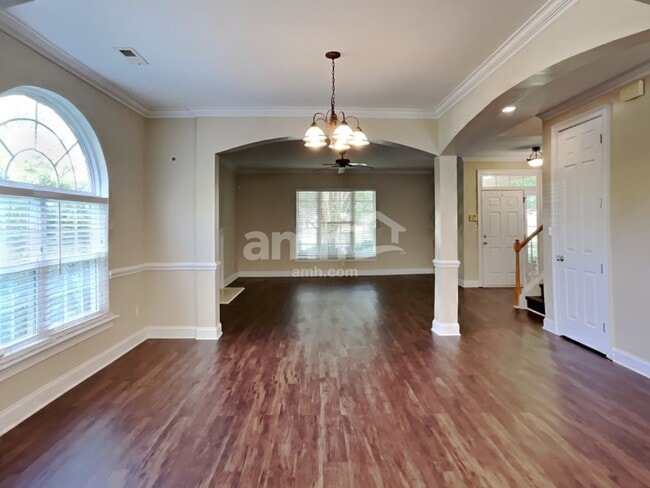 Building Photo - 16527 Ambassador Park Dr