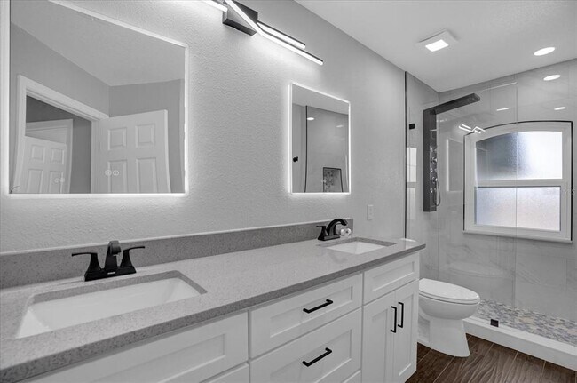 Building Photo - 2806 Moultrie Creek Dr