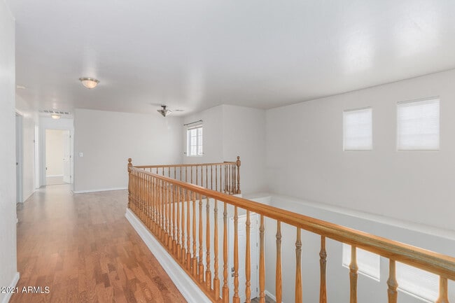 Building Photo - 204 W Mountain Sage Dr