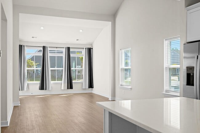 Building Photo - 2600 Elowen Ln