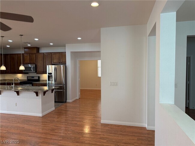 Building Photo - 946 Monte Etna Ave
