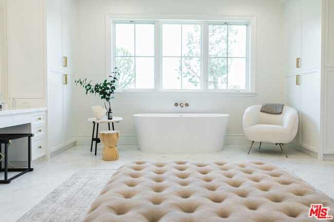 Building Photo - 12730 Hanover St