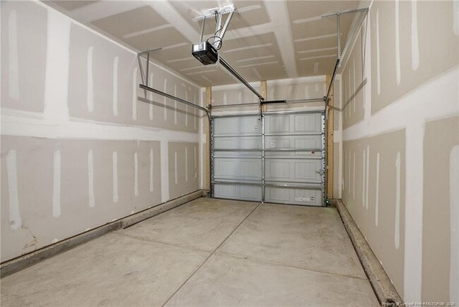 Building Photo - 1952 Dapple Dr