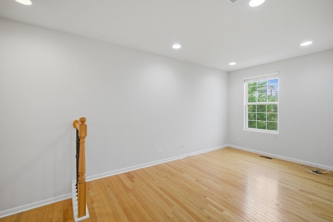 Building Photo - 3129 Coral Ln