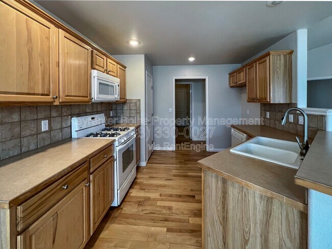 Building Photo - 2403 E Indian Creek Dr