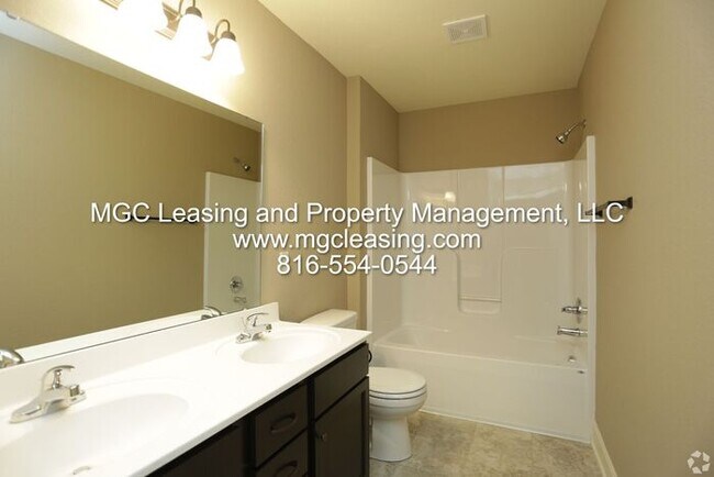 Building Photo - Discover The Possibilies of Eagle Creek Townhomes!