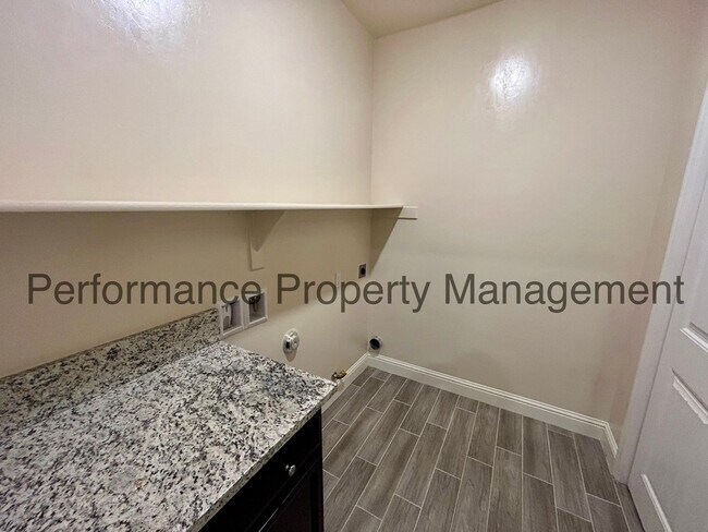 Building Photo - 3608 Oak Lake Ln