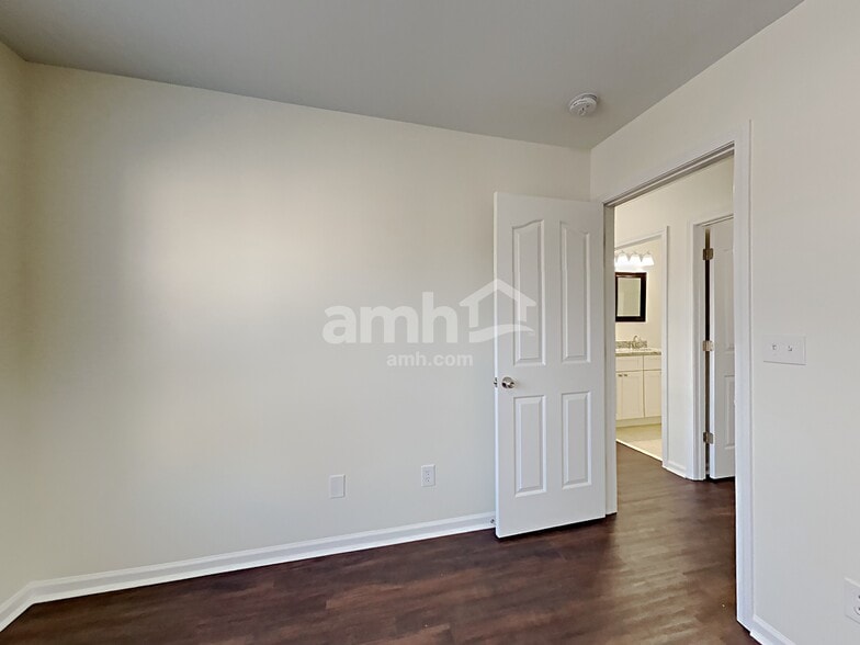 Building Photo - 4007 Caboose Ct