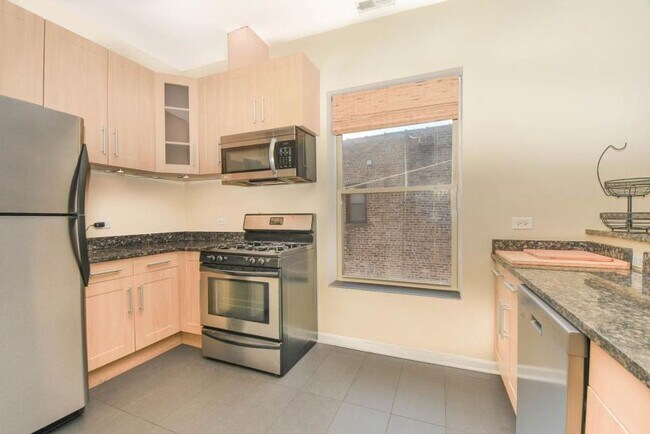 Building Photo - 2 bedroom in Chicago IL 60615