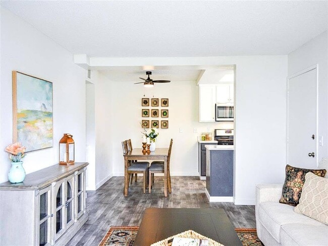 Hillside Village Dining Room - Hillside Village Apartments