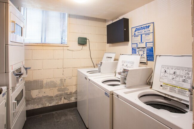 Building Photo - Updated West Hollywood Condo