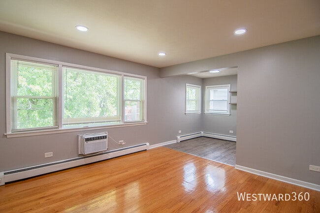 Building Photo - 3249 N Keeler-2E