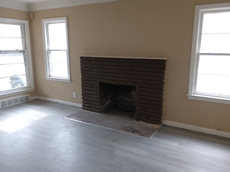 Building Photo - 14027 Tacoma St