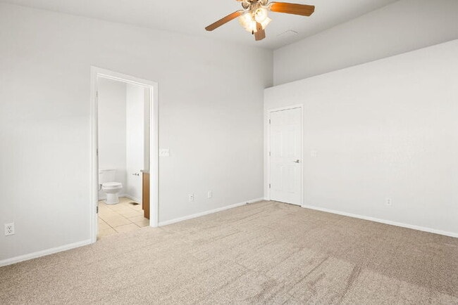 Building Photo - Updated Townhome with Pikes Peak Views | Free January Rent + $500 Off February