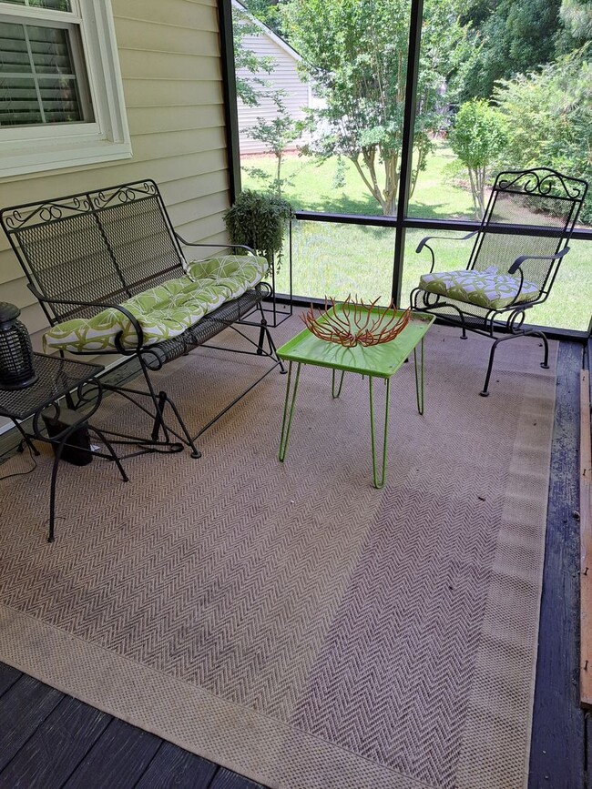 Building Photo - 253 Browning Ln