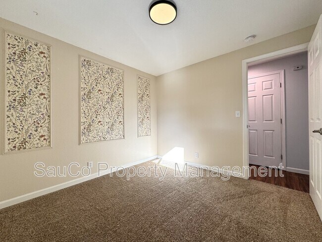 Building Photo - 823 NW 7th Ave