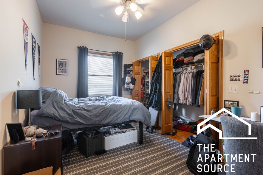 Building Photo - 2743 N Southport Ave