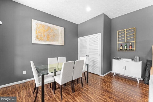 Building Photo - 11433 Heritage Oak Ct