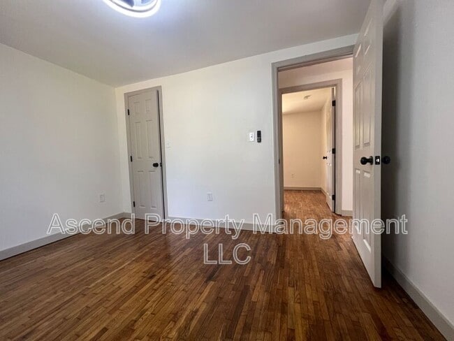 Building Photo - 342 Julian Rd