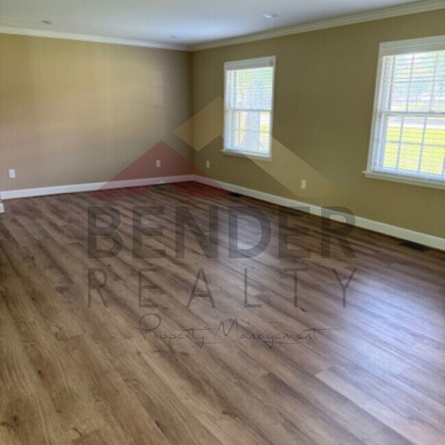 Building Photo - GORGEOUS RENOVATED HOME