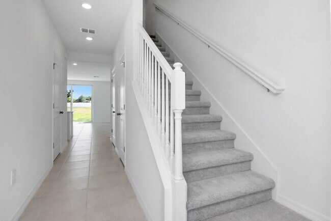 Building Photo - Brand-New 3BR/2.5BA Townhome in Lakewood Ranch — Internet, Trash, & Lawn Care Included